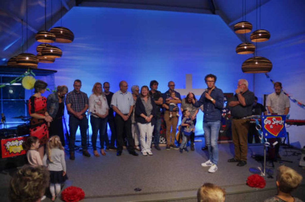 Avenue 5 Cast Members