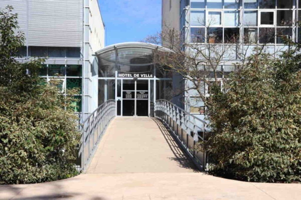 Roanoke College Housing Portal